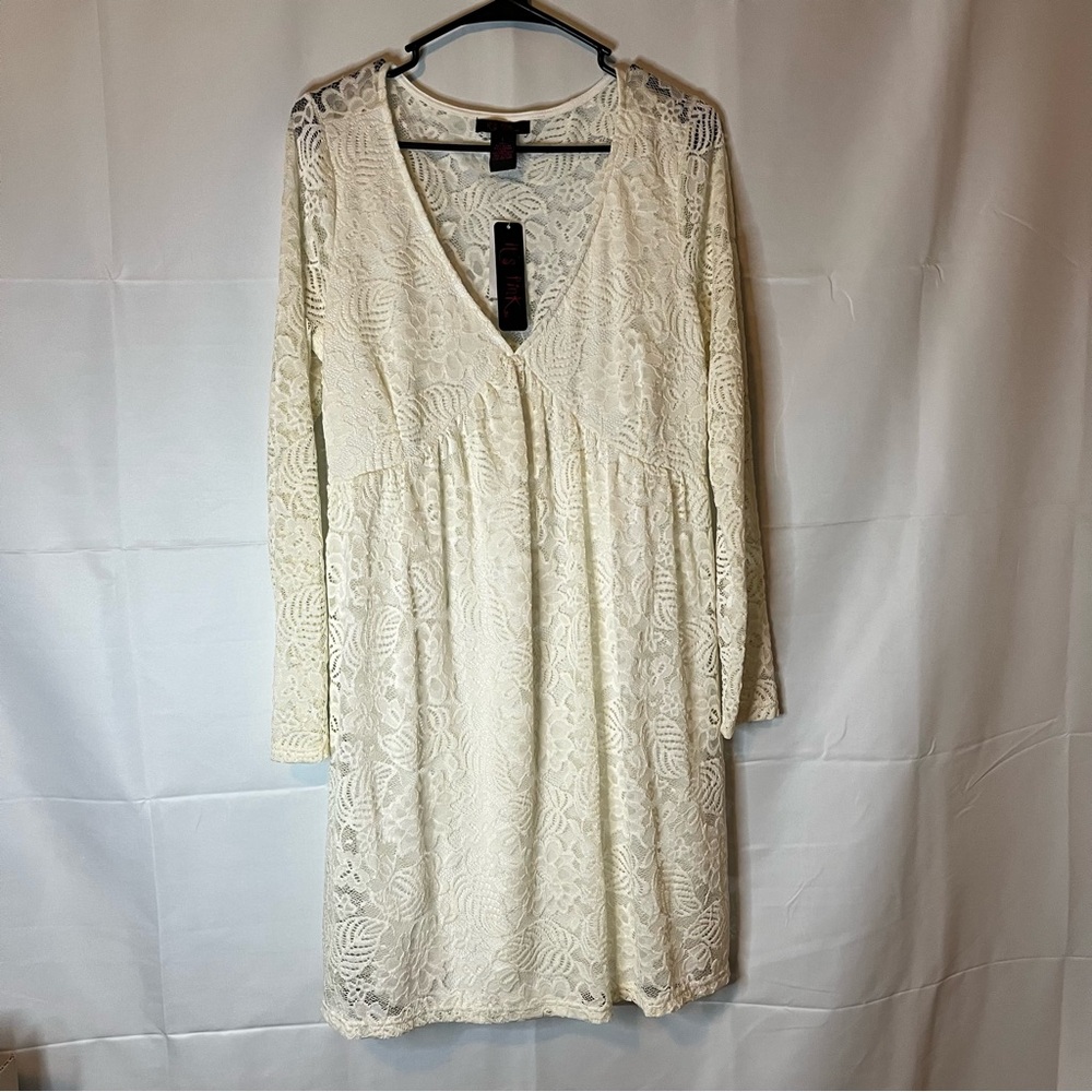 It’s Pink. Ivory lace dress. NWT